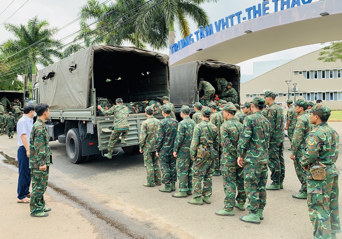 Dân sinh - Bà Rịa-Vũng Tàu: 6 ngày, bộ đội giúp người dân hái hàng chục tấn tiêu (Hình 3).