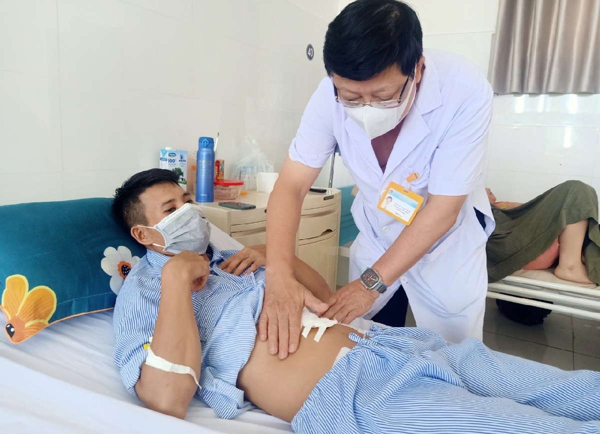 Sức khỏe - Bà Rịa-Vũng Tàu: Phẫu thuật cứu bệnh nhân bị nang niệu rốn bội nhiễm