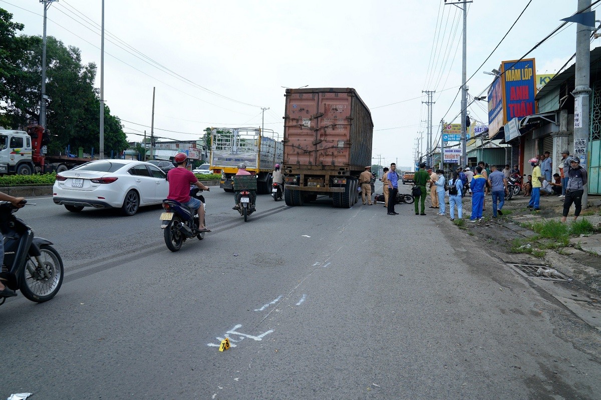 Hồ sơ điều tra - Điều tra vụ va chạm giữa xe container và xe máy khiến người đàn ông tử vong