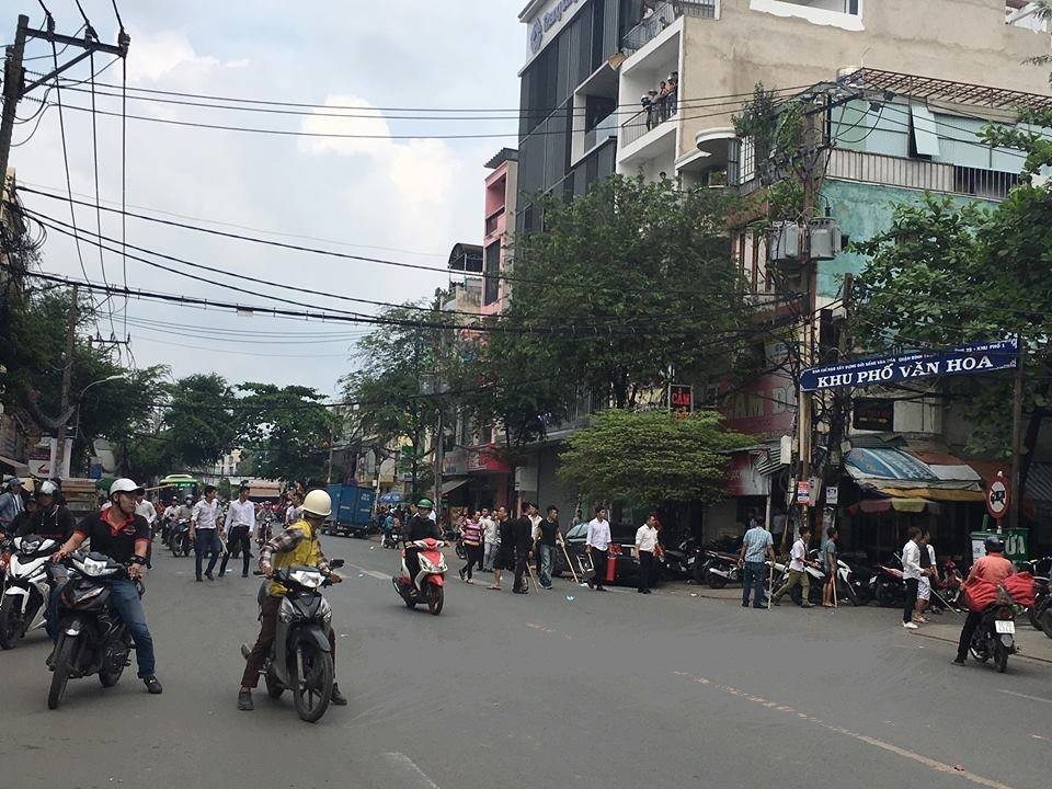 An ninh - Hình sự - Điều tra vụ hàng chục thanh niên sơ mi trắng hỗn chiến như phim trên phố