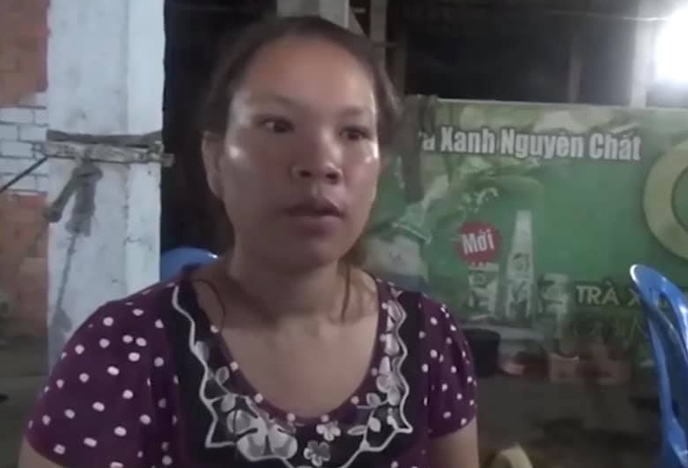 Tin nhanh - Cộng đồng mạng chia sẻ clip 'bóc phốt' bà chủ quán ăn đánh người ở Long An