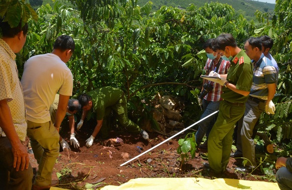 An ninh - Hình sự - Vụ thảm sát ba bà cháu, chôn xác phi tang ở Lâm Đồng: Hàng xóm nói gì về nghi phạm? (Hình 3).