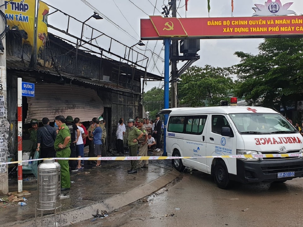 Pháp luật - Hiện trường vụ cháy tiệm cầm đồ, 3 người tử vong tại Bình Dương (Hình 12).