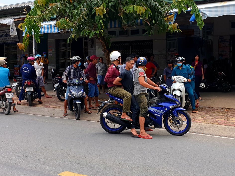 An ninh - Hình sự - Giải cứu nam thanh niên chốt cửa đốt phòng trọ (Hình 4).