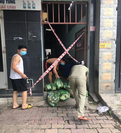 Dân sinh - Hơn 100 tấn lương thực, thực phẩm của Hà Tĩnh đến tay bà con vùng dịch phía Nam (Hình 6).