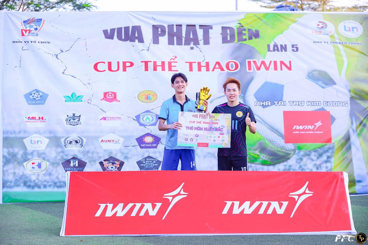 Bóng đá Việt Nam - Thiên Hoàng Store vô địch Vua phạt đền – Cúp Thể thao iWin 2024 (Hình 6).