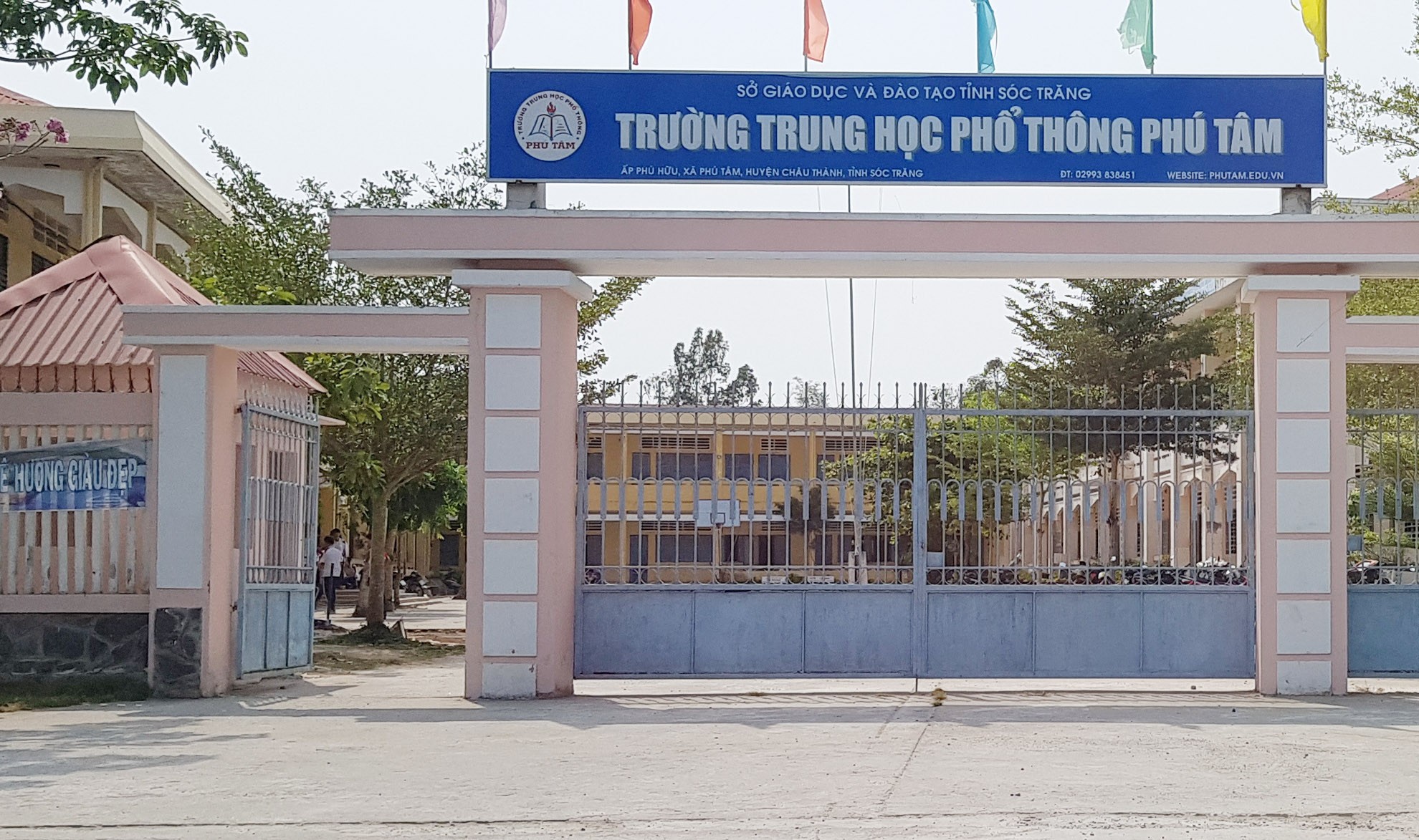 Gọi học sinh là 'đồ phản bội', Hiệu trưởng tiết lộ lý do bất ngờ