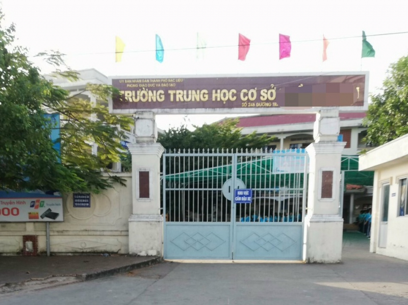 Giáo dục - Thông tin mới nhất vụ nữ phụ huynh xúc phạm thầy giáo vì chiếc quần short (Hình 2).