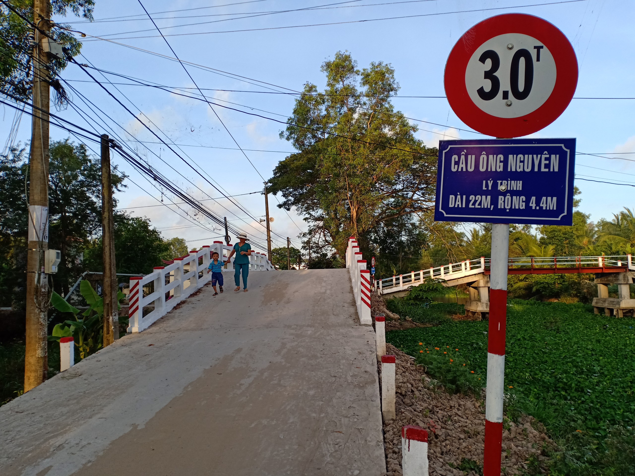 Tin nhanh - Bạc Liêu: Cầu nông thôn mới được đặt 'giống' tên… Phó Chủ tịch xã  (Hình 2).