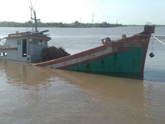 Tin nhanh - Xác minh tàu cá của ngư dân Cà Mau bị tàu hàng đâm chìm trên biển