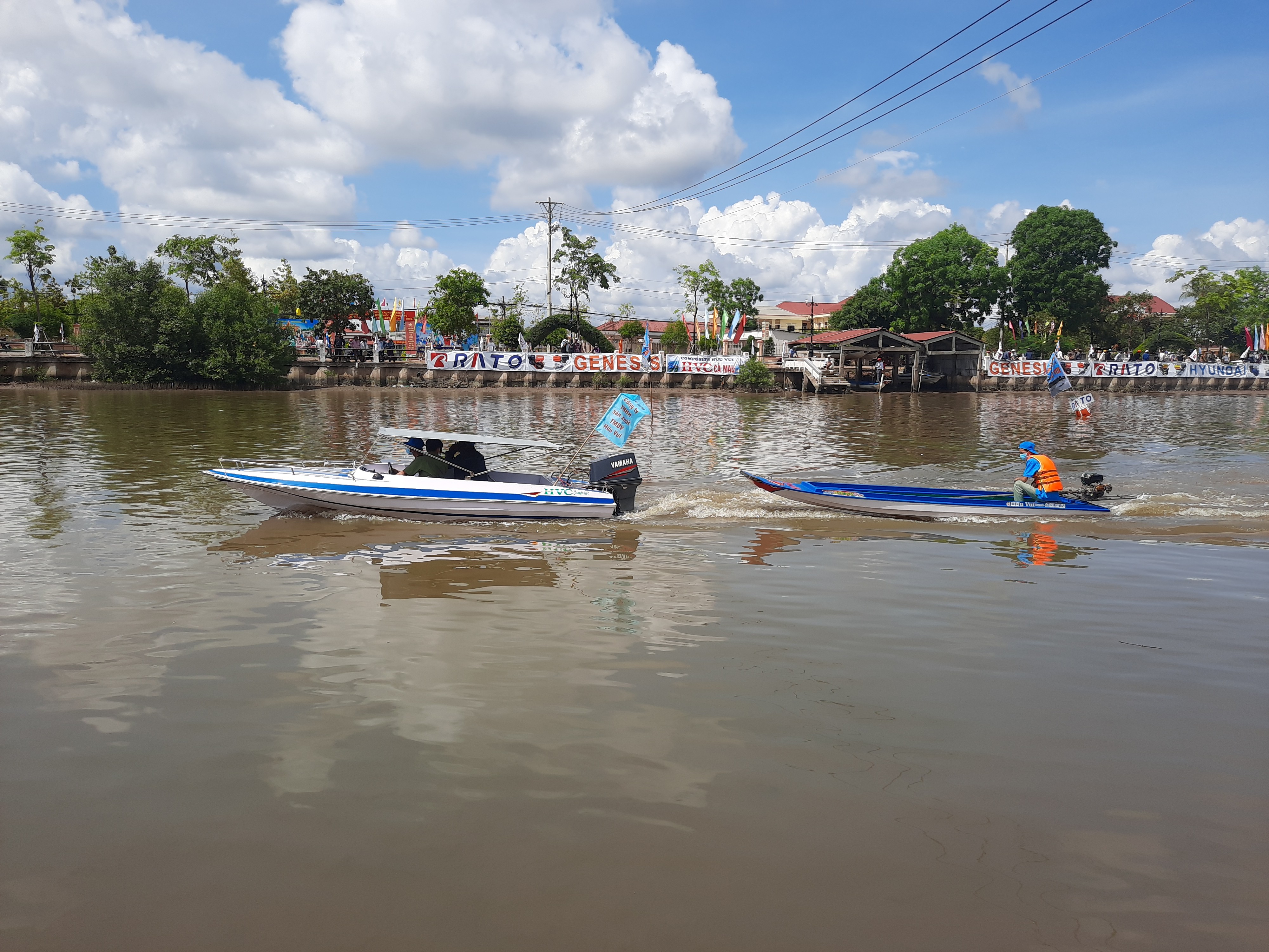 Văn hoá - Mãn nhãn những màn tranh tài đua vỏ Composite tại Cà Mau  (Hình 7).