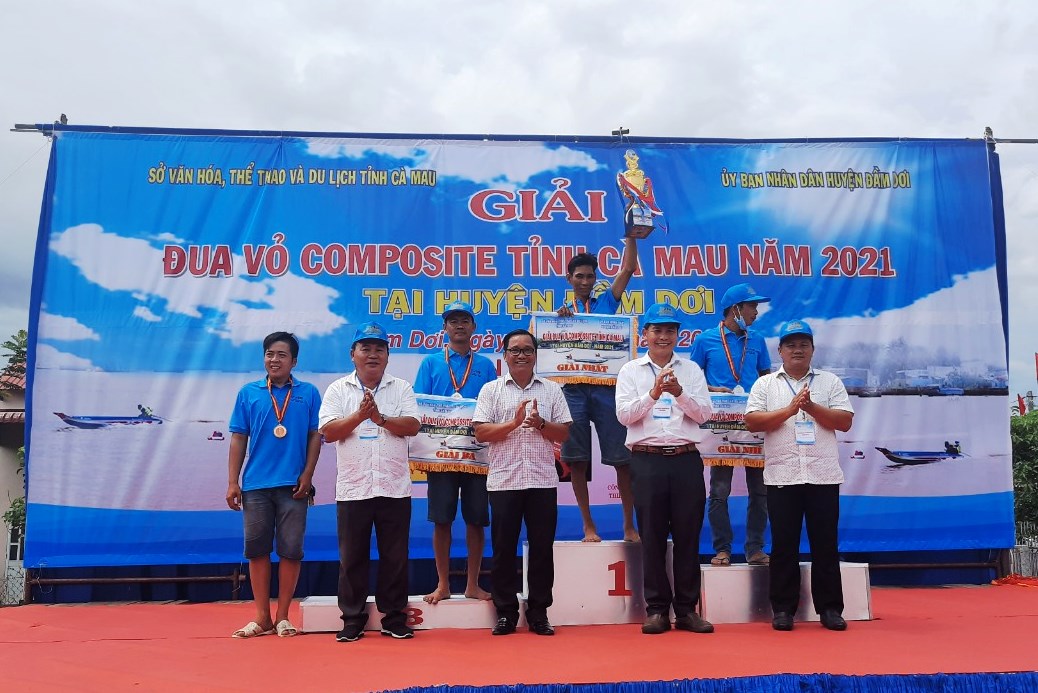 Văn hoá - Mãn nhãn những màn tranh tài đua vỏ Composite tại Cà Mau  (Hình 8).