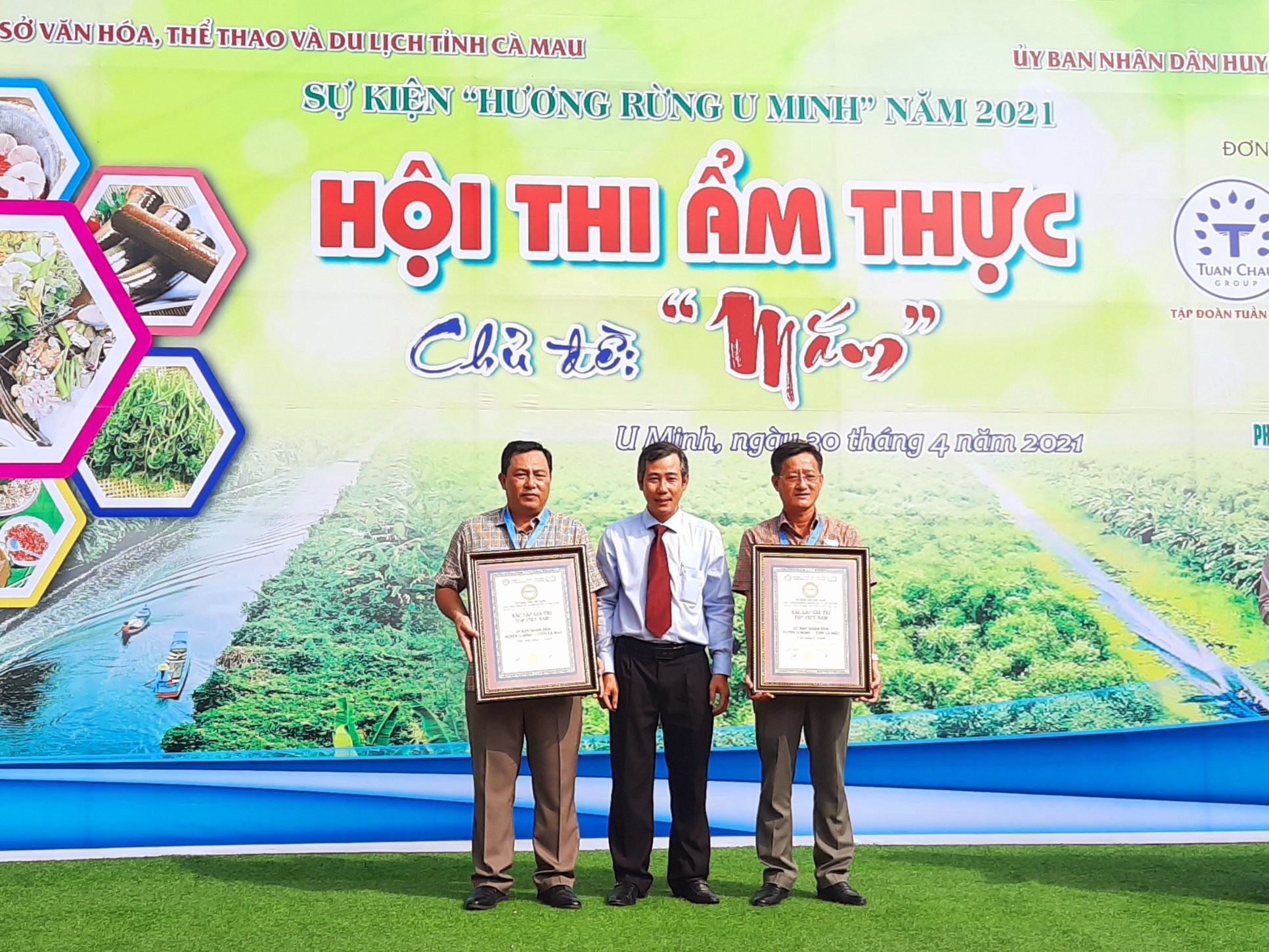 Văn hoá - Chùm ảnh: Sôi nổi hội thi ẩm thực với chủ đề “mắm”