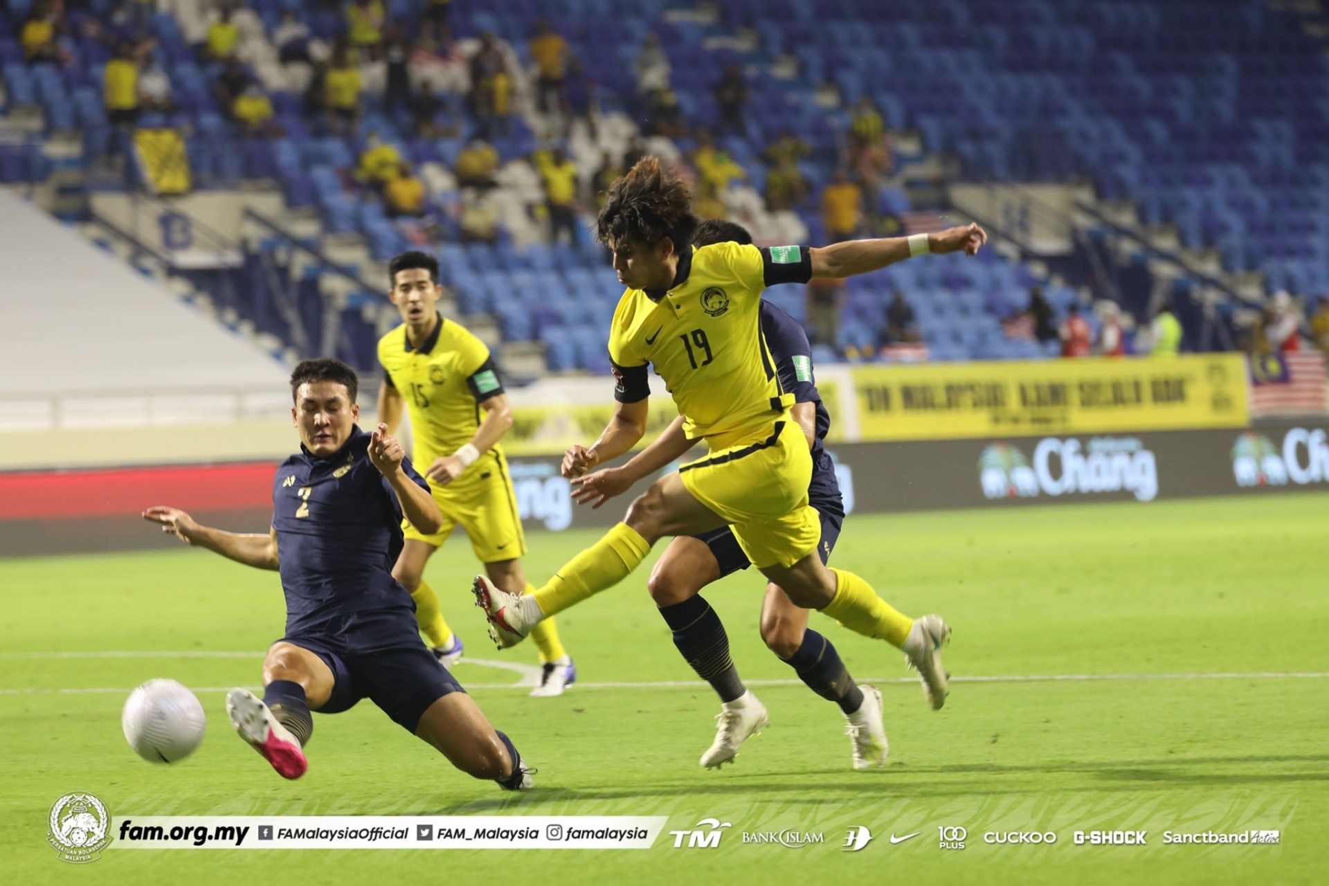 Bóng đá Việt Nam - Ngược dòng đánh bại Malaysia, U23 Lào sáng cửa vào bán kết