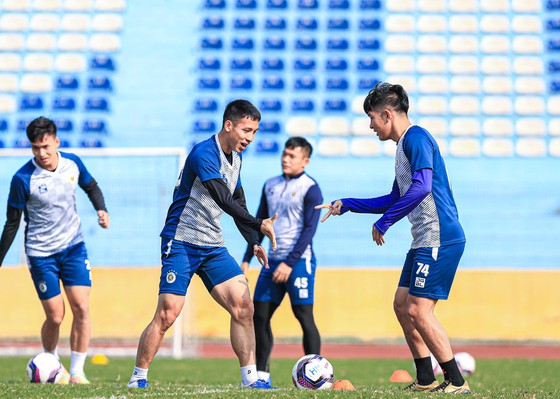 Bóng đá Việt Nam - Hùng Dũng vẫn chưa thể tái xuất V.League sau chấn thương