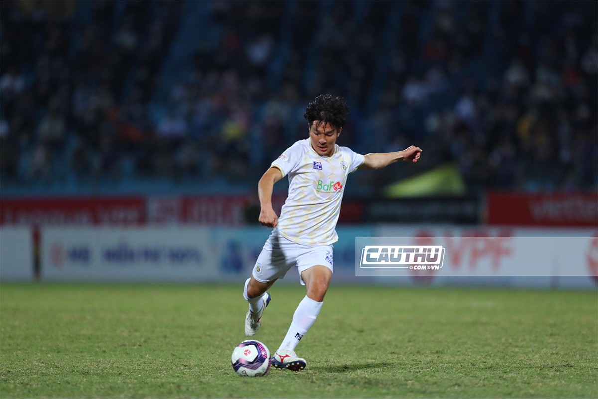 Bóng đá Việt Nam - Hà Nội FC chia tay Quang Hải bằng chiến thắng trong trận derby Thủ đô