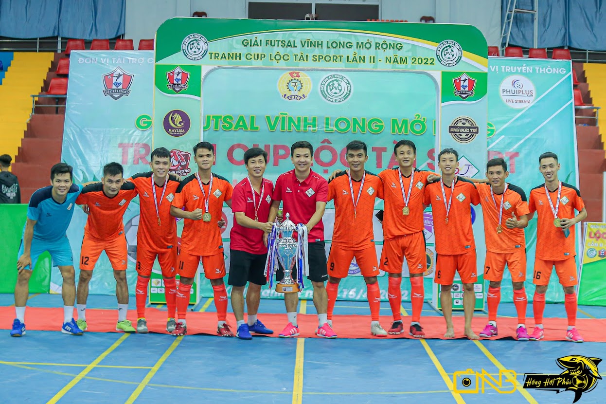 Bóng đá Việt Nam - Giải Futsal Vĩnh Long - Cúp Lộc Tài năm 2022: Hủy diệt ‘dải ngân hà’ Phú Đức Trí, Đạt Vĩnh Tiến lên ngôi thuyết phục (Hình 2).