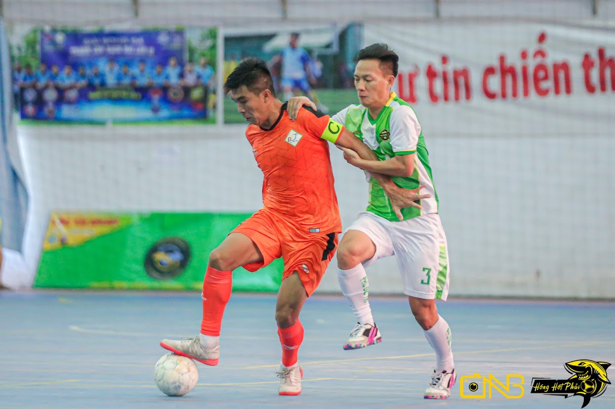 Bóng đá Việt Nam - Giải Futsal Vĩnh Long - Cúp Lộc Tài năm 2022: Hủy diệt ‘dải ngân hà’ Phú Đức Trí, Đạt Vĩnh Tiến lên ngôi thuyết phục (Hình 4).