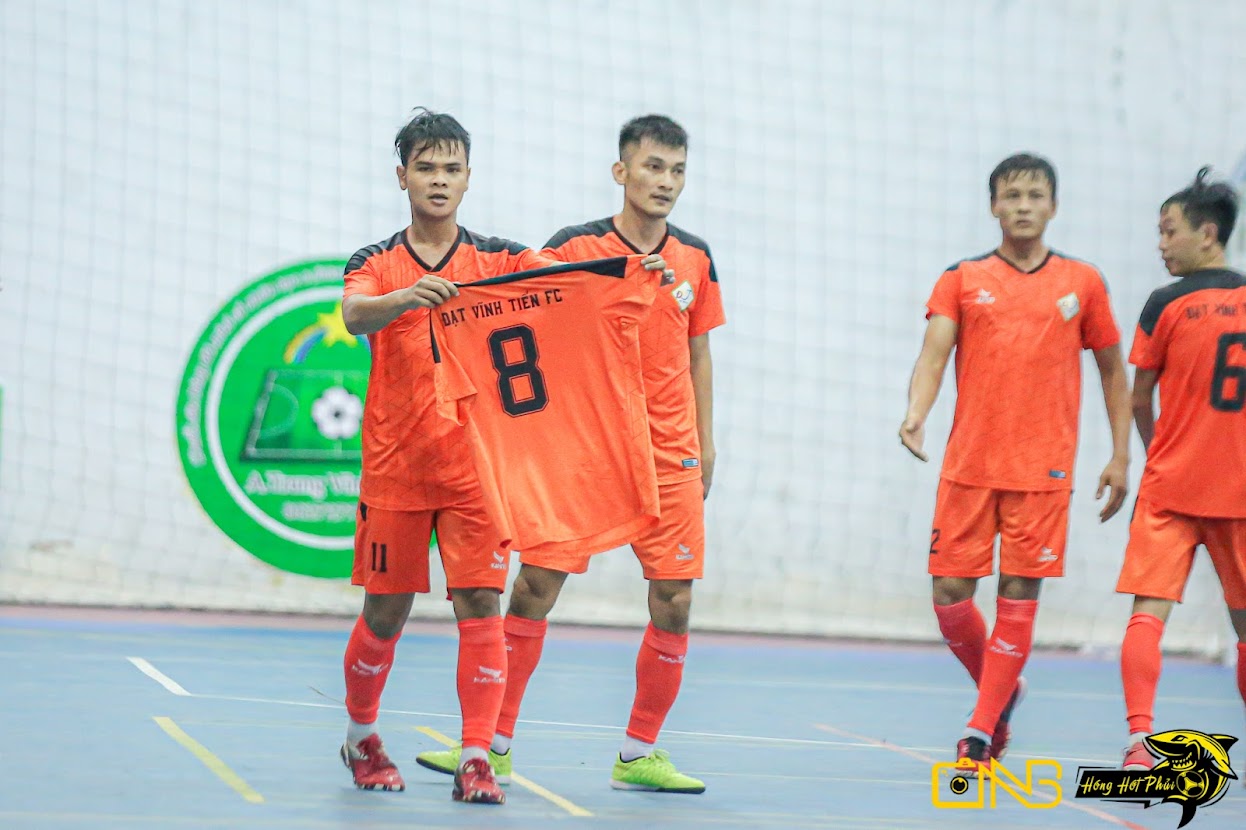 Bóng đá Việt Nam - Giải Futsal Vĩnh Long - Cúp Lộc Tài năm 2022: Hủy diệt ‘dải ngân hà’ Phú Đức Trí, Đạt Vĩnh Tiến lên ngôi thuyết phục (Hình 5).