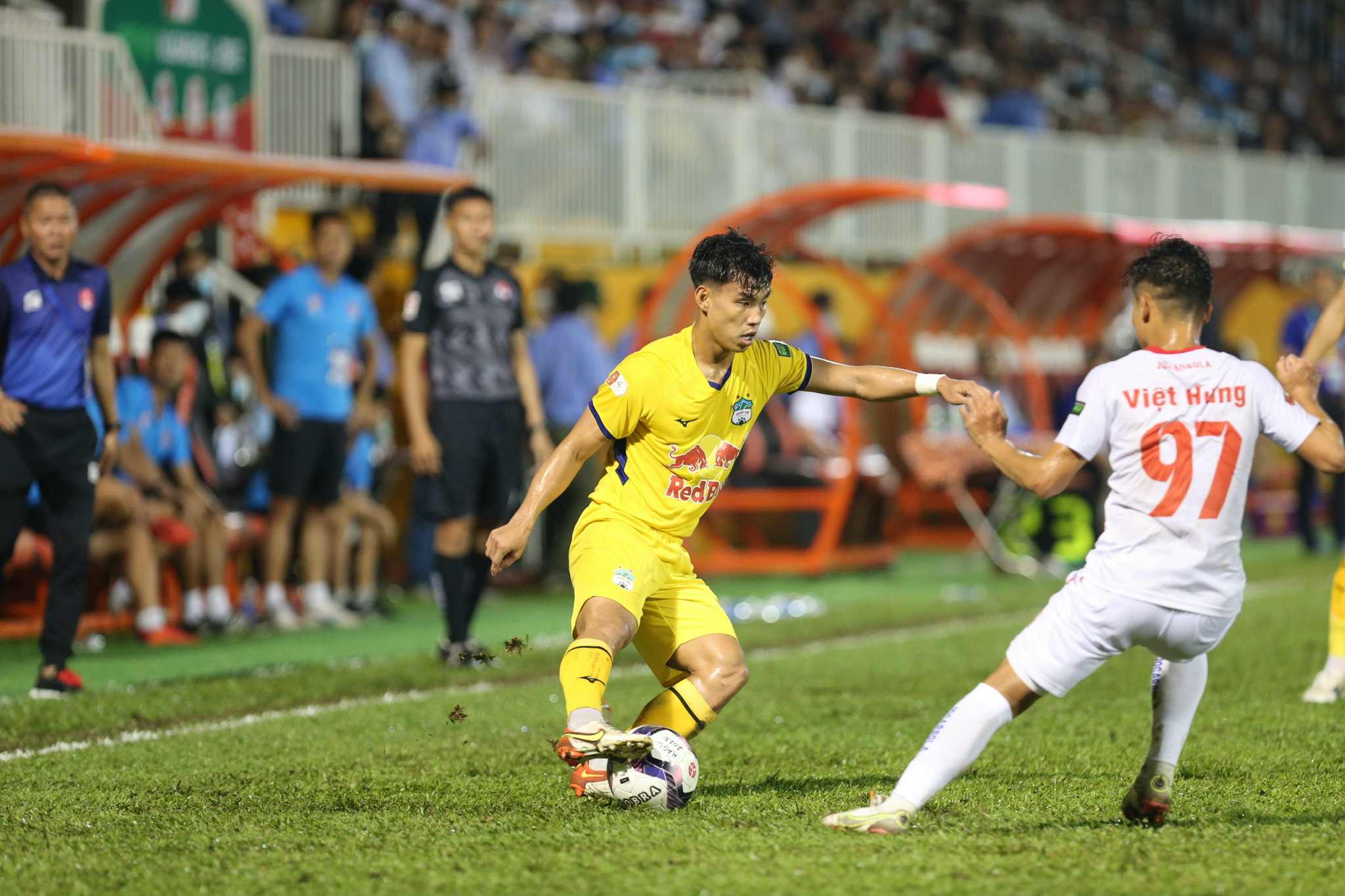 Bóng đá Việt Nam - Lần đầu thua trên sân nhà, HLV Kiatisak tiết lộ mục tiêu của HAGL tại V.League 2022