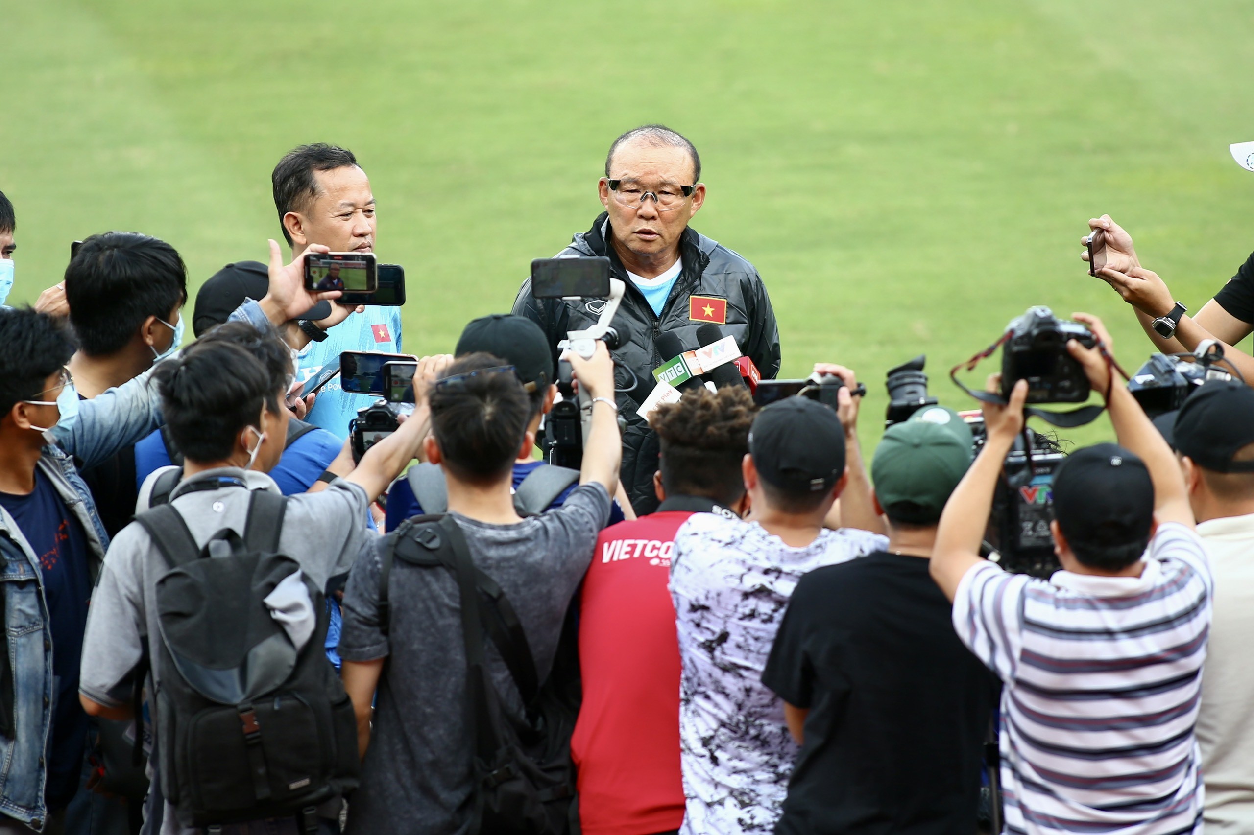 Bóng đá Việt Nam - HLV Park Hang Seo nhắc khéo VFF để gọi Quang Hải về đá AFF Cup