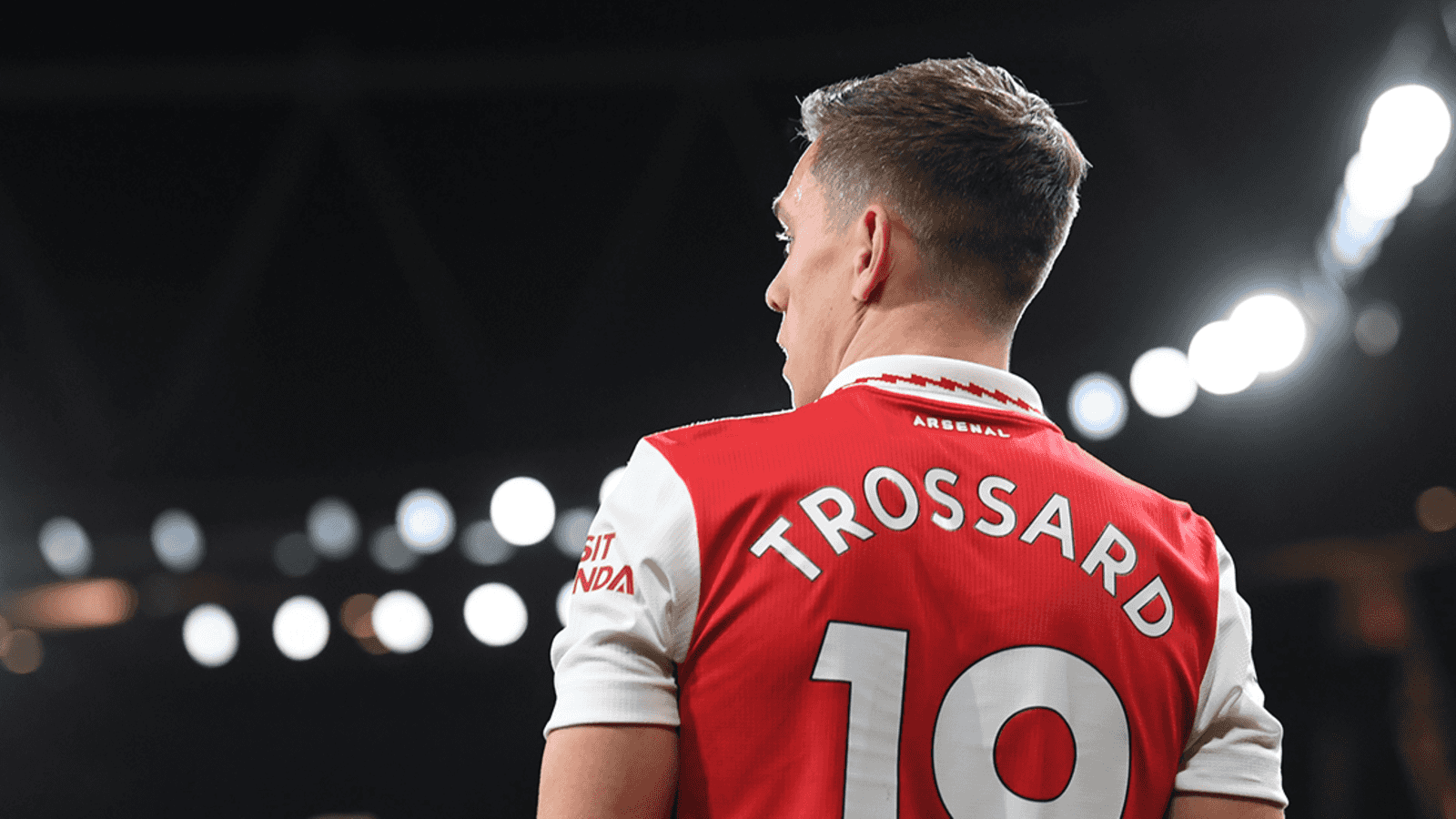 Bóng đá Anh - Arsenal bay cao với Trossard: Mộng bá vương của Thiết Ngưu