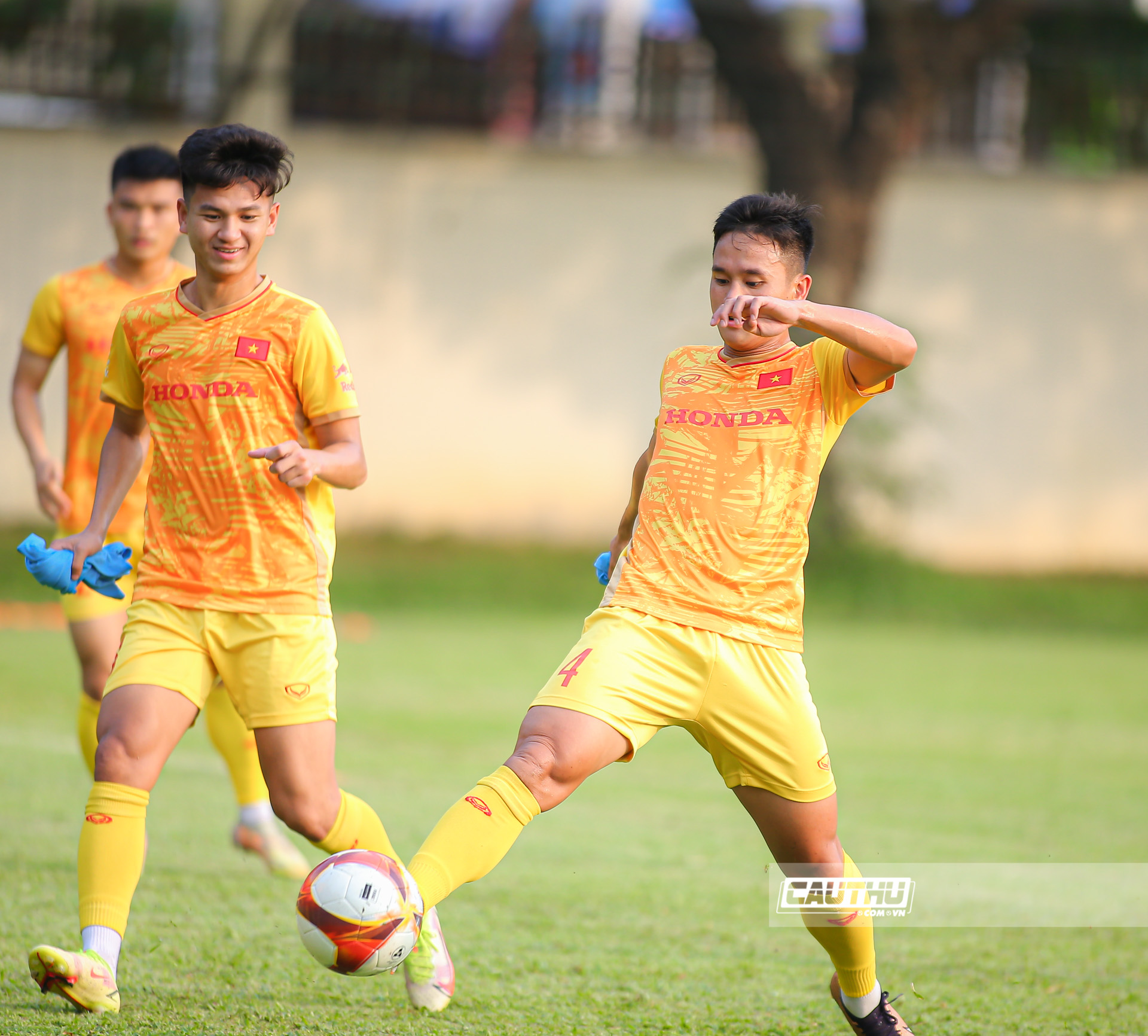 Bóng đá Việt Nam - Trao đổi riêng với 6 cầu thủ, HLV Troussier tính phương án bí mật cho SEA Games 32? (Hình 5).