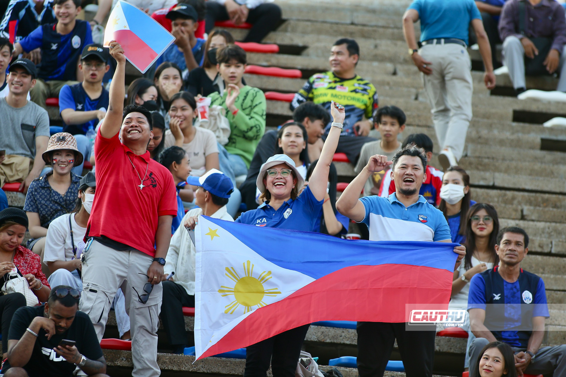 Bóng đá Việt Nam - Bóng hồng Campuchia khoe sắc ngày khai màn bóng đá nam SEA Games 32 (Hình 8).