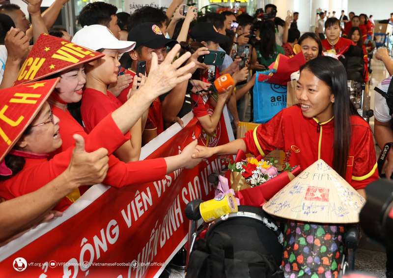 Bóng đá Việt Nam - Huỳnh như tiết lộ kế hoạch gia hạn với Lank FC