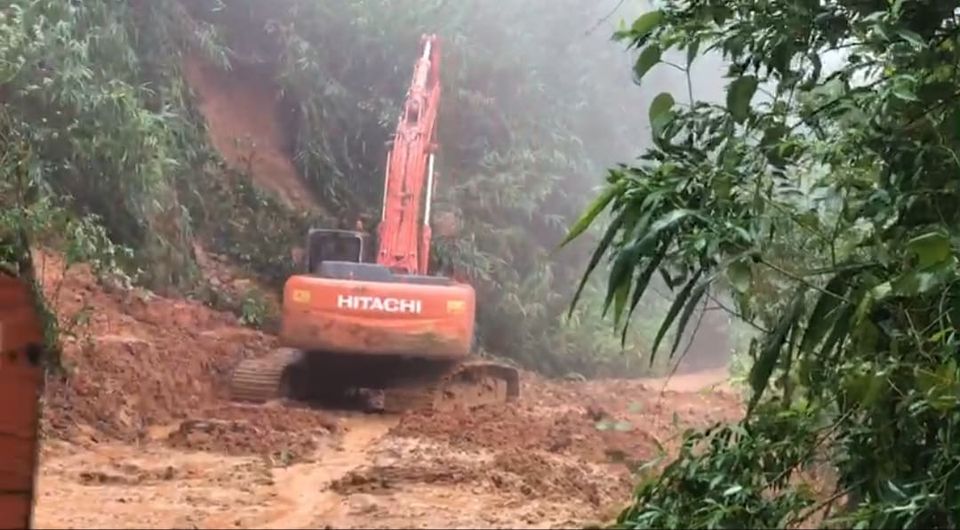 Tin nhanh - Điều 2 trực thăng vào trinh sát, tiếp tế thực phẩm ở Rào Trăng 3 (Hình 2).