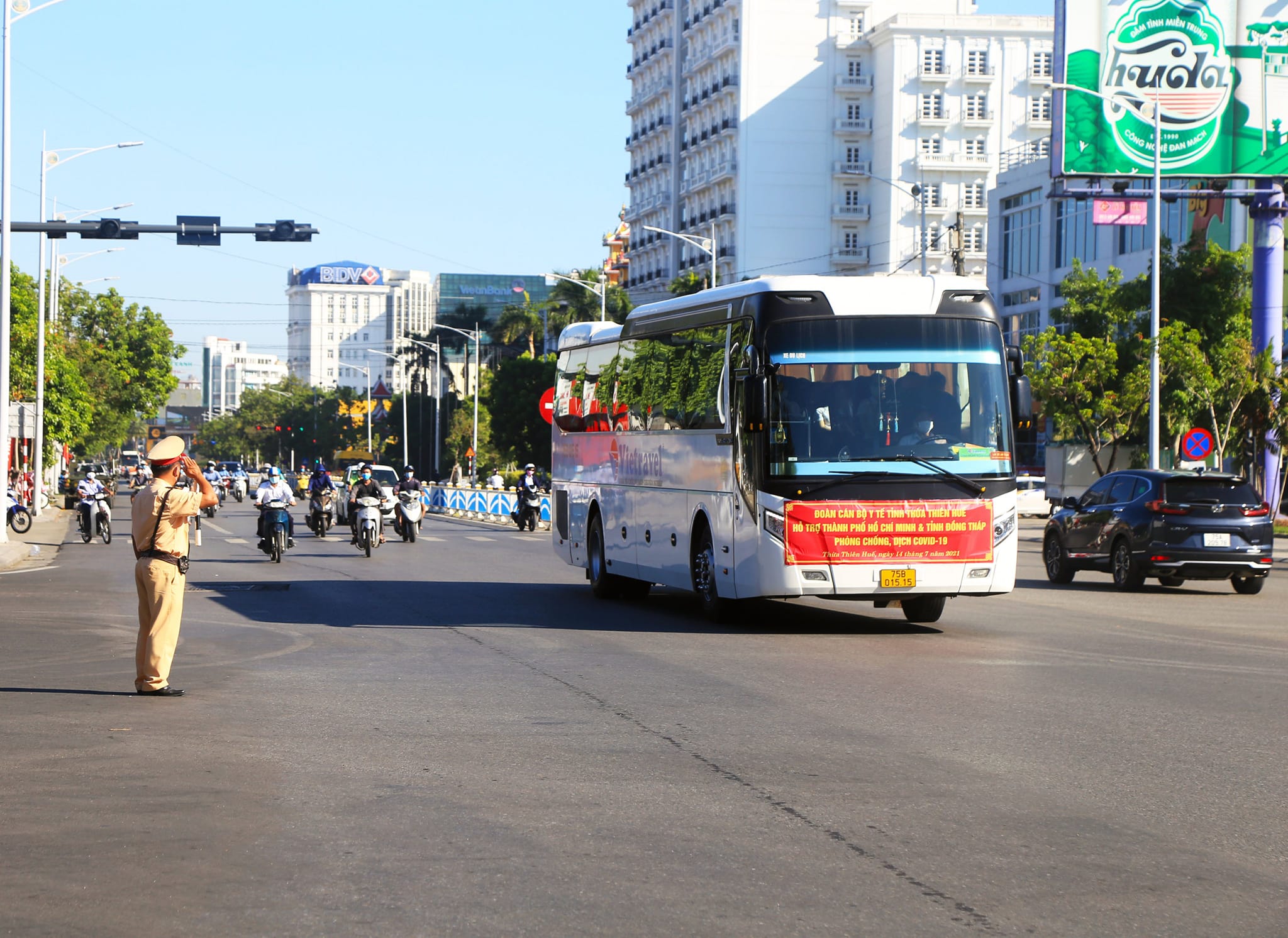 Sự kiện - “Chia lửa” chống dịch Covid-19: Thừa Thiên - Huế nhanh nhưng không vội (Hình 2).