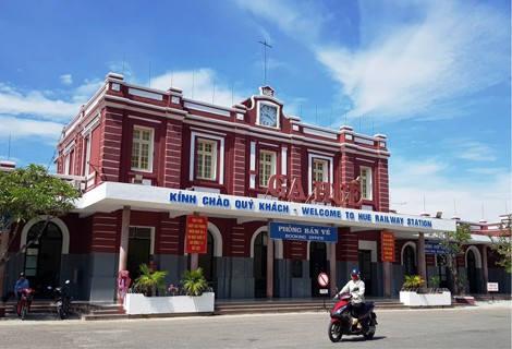 Dân sinh - Huế: 'Sẻ chia đắng cay, gian khổ mặn nồng”