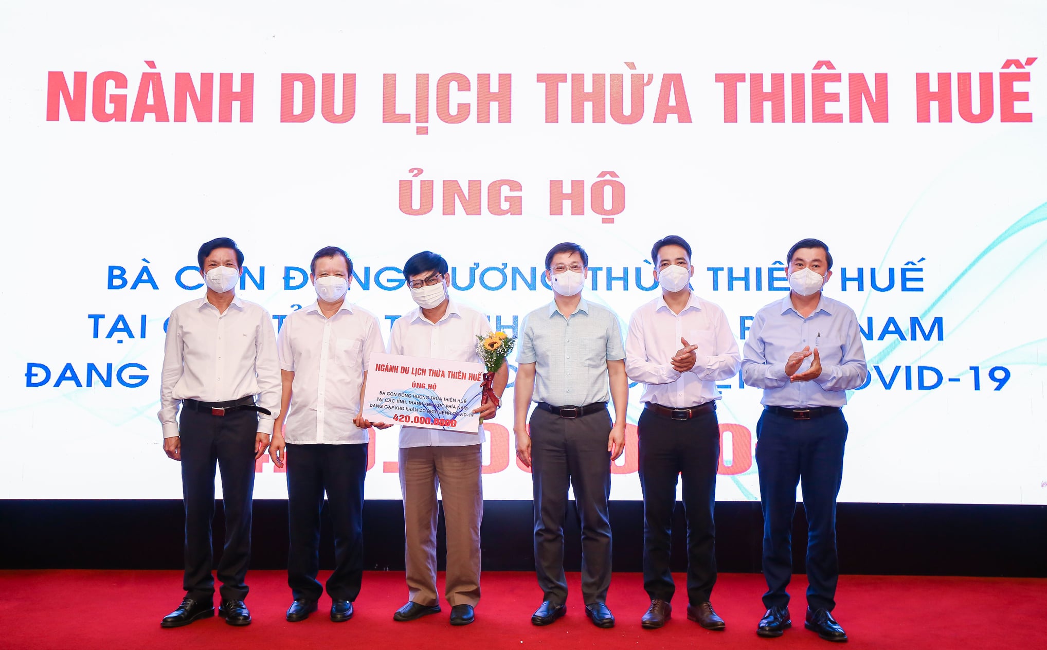 Dân sinh - Dù thấm “đòn đau” Covid-19, du lịch Huế vẫn góp sức làm điều cảm động  (Hình 2).