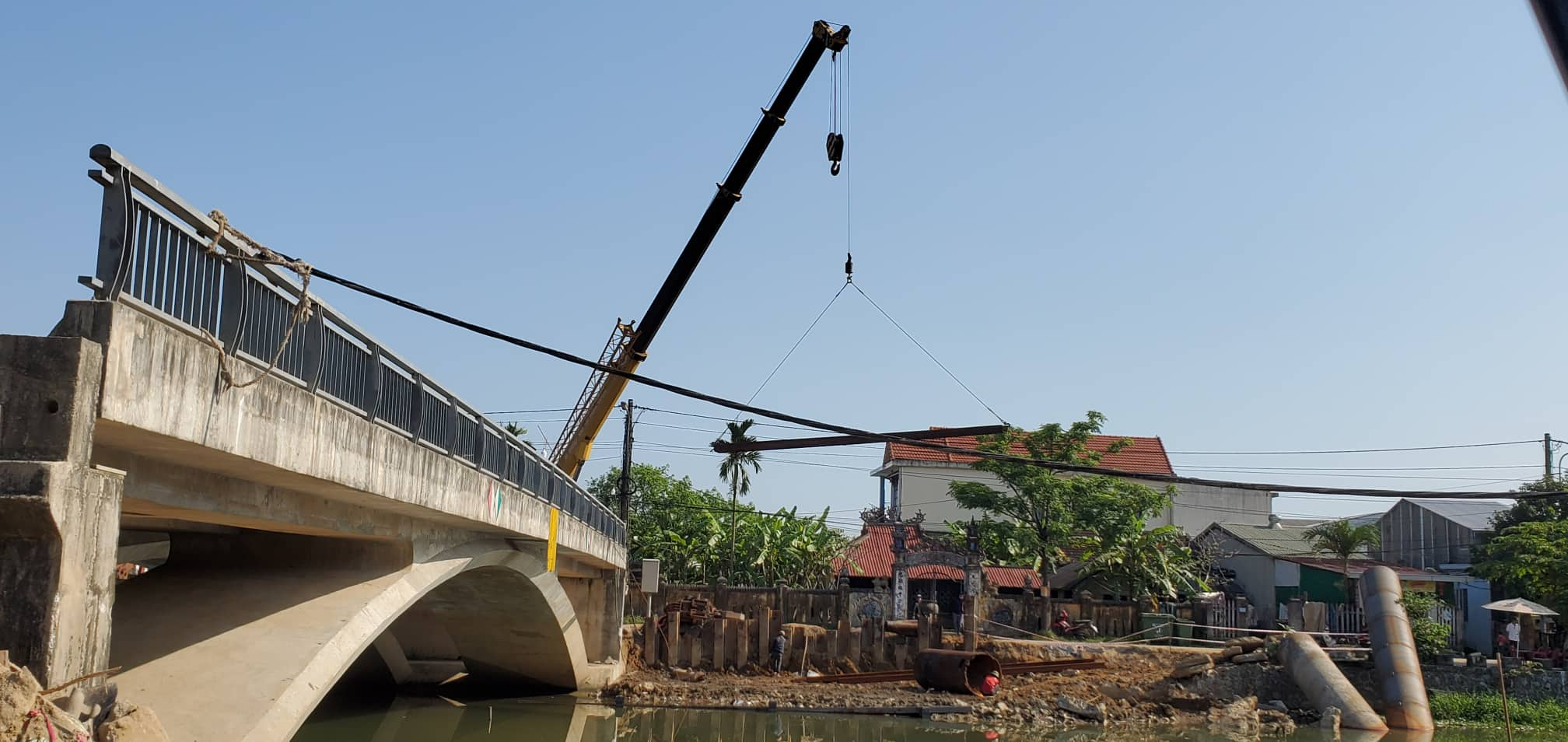 Dân sinh - Thừa Thiên-Huế chính thức “giải cứu” cây cầu nằm lọt thỏm giữa sông (Hình 2).