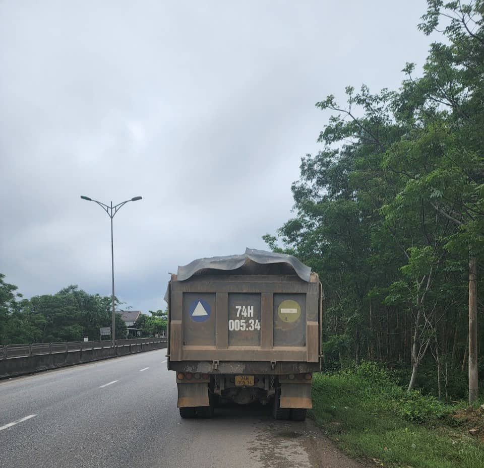 Dân sinh - Huế quyết xử lý đồng bộ xe cơi nới, không kiểu “bên trọng, bên khinh”