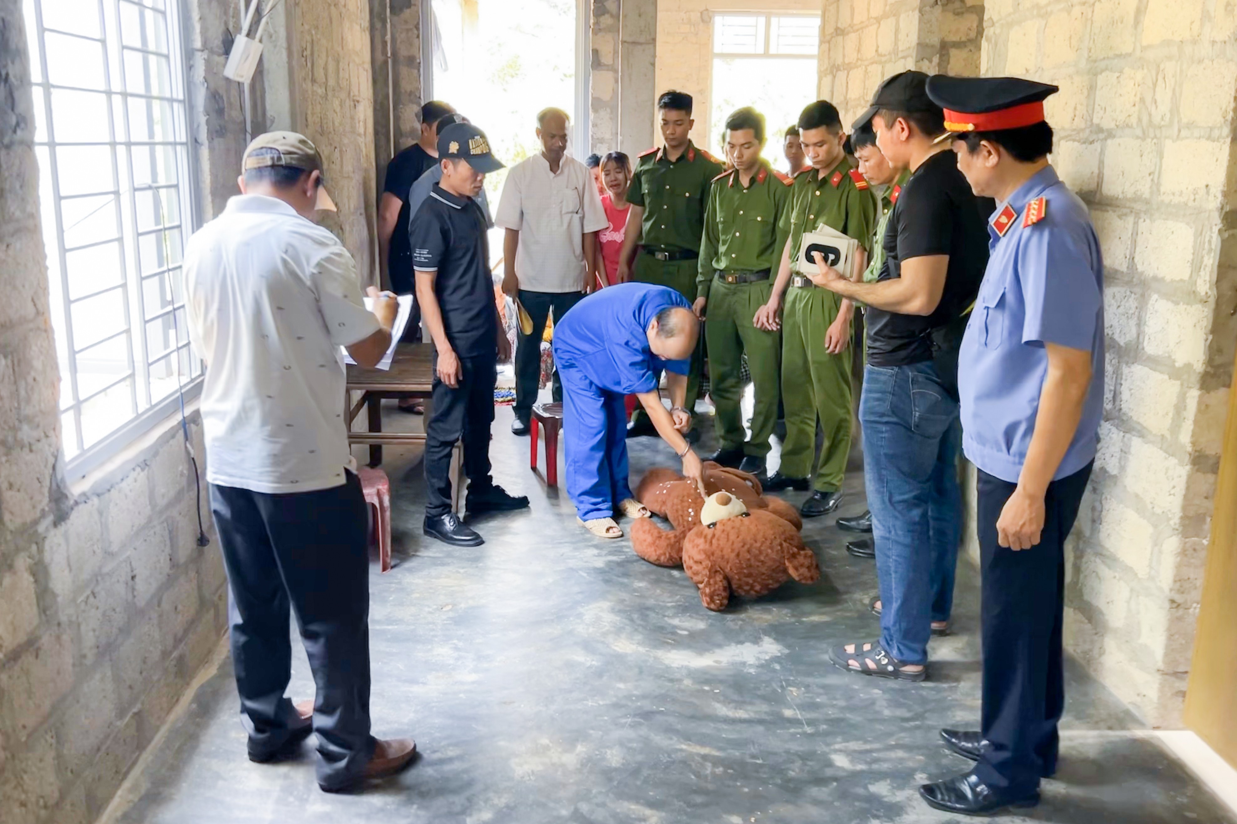 An ninh - Hình sự - Dựng lại hiện trường vụ sát hại từng gây rúng động vùng quê ở Huế