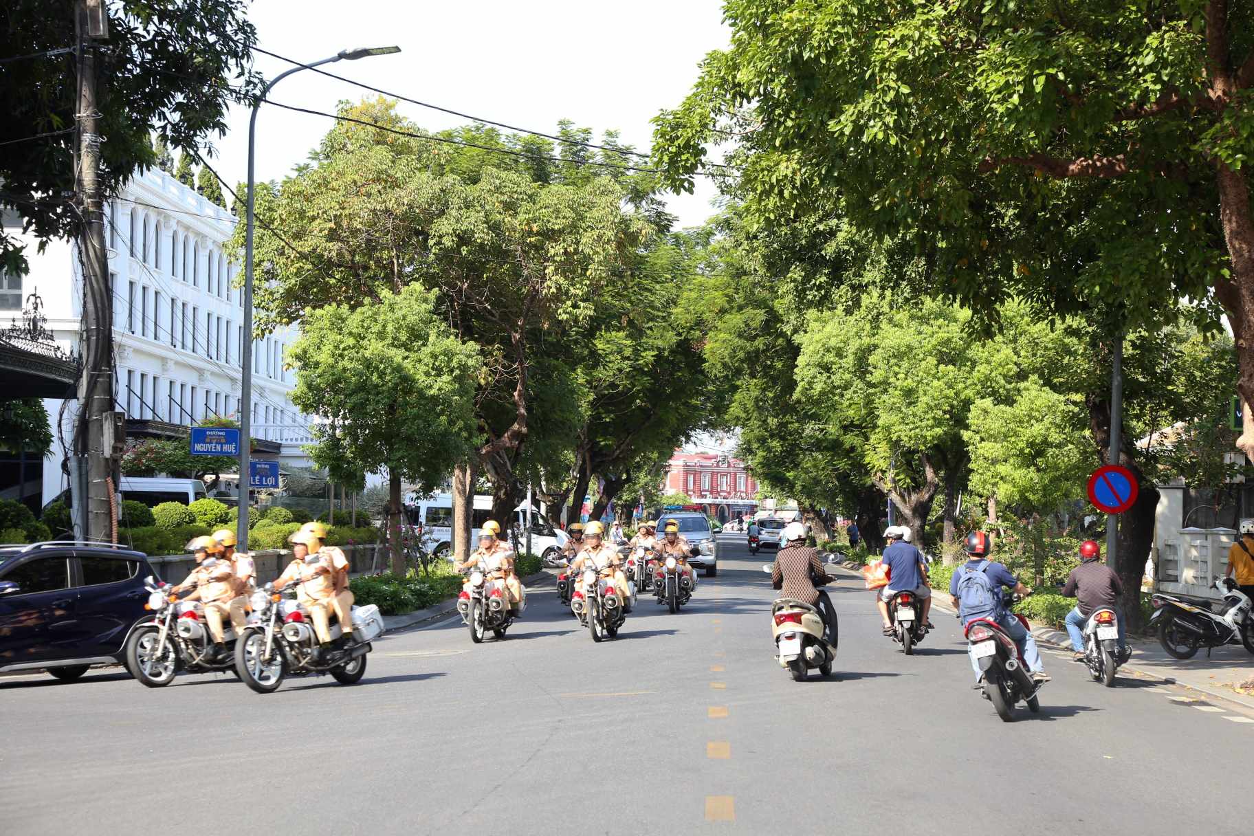 An ninh - Hình sự - Thừa Thiên-Huế tổng kiểm soát xe khách, container: Không có vùng cấm (Hình 2).