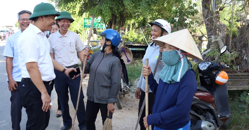 Dân sinh - Chủ nhật Xanh ở Huế: Lãnh đạo như nào, phong trào thế ấy! (Hình 3).