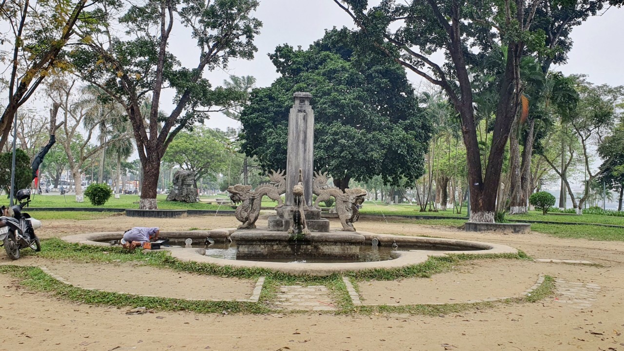 Văn hoá - Đầu năm Thìn, ngắm tượng rồng phun nước 'độc nhất vô nhị' ở Huế