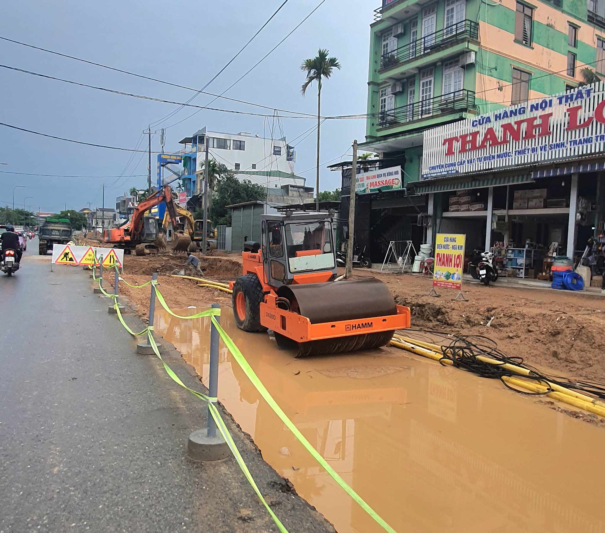 Dân sinh - Người “chữa lành”, kẻ “rách”  thêm sau cơn mưa “vàng” ở Huế (Hình 10).