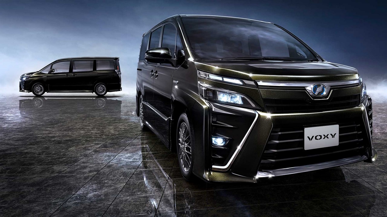 Xe++ - Toyota đưa mẫu MPV Voxy tới Indonesia, hòng 'tiếm ngôi' Nissan Serena