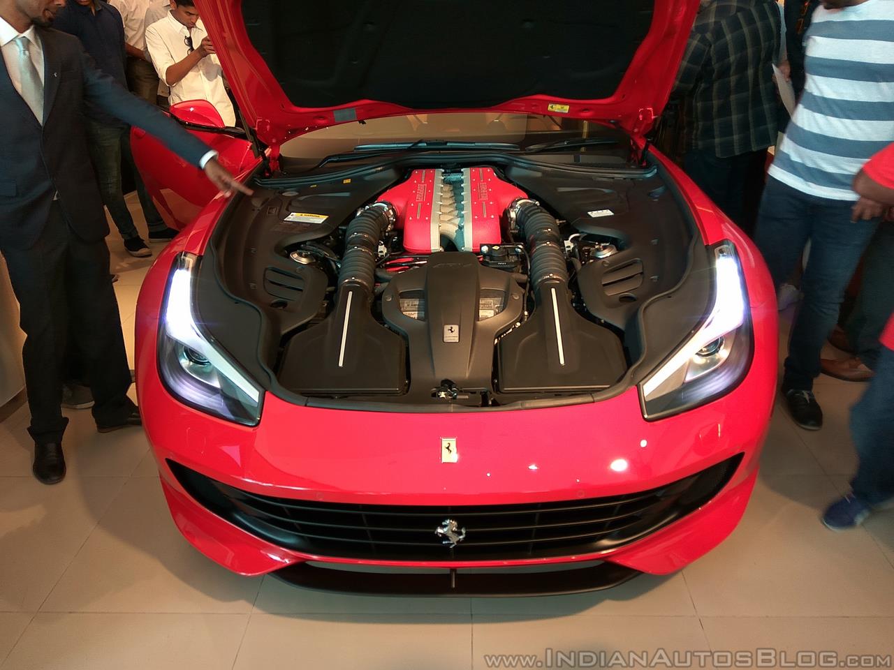 Xe++ - Tân binh 4 chỗ ngồi GTC4Lusso đầu tiên của Ferrari 'đặt lốp' tới Ấn Độ (Hình 13).