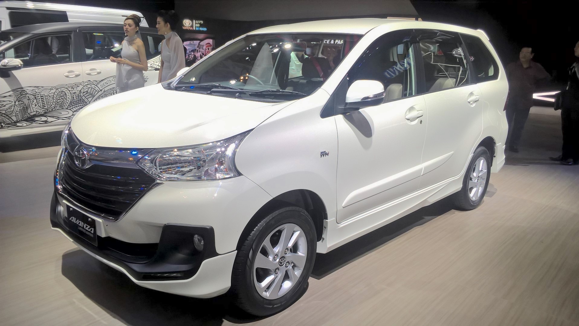 Xe++ - Toyota Avanza Limited Edition 'mượn' động cơ từ Vios