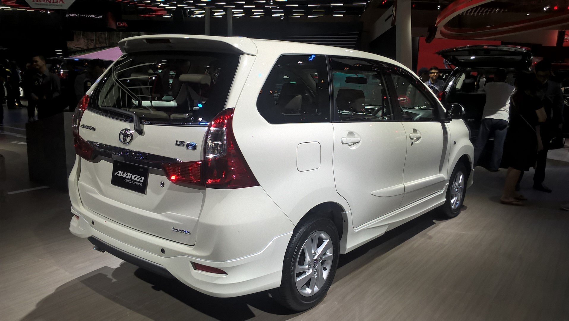 Xe++ - Toyota Avanza Limited Edition 'mượn' động cơ từ Vios (Hình 6).