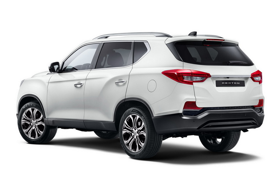 Xe++ - SsangYong Rexton 2018 giá từ 803 triệu đồng, cạnh tranh Hyundai SantaFe (Hình 4).