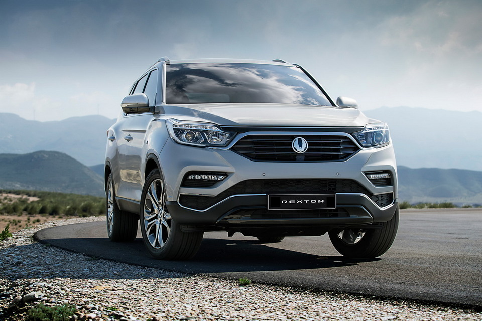 Xe++ - SsangYong Rexton 2018 giá từ 803 triệu đồng, cạnh tranh Hyundai SantaFe (Hình 2).