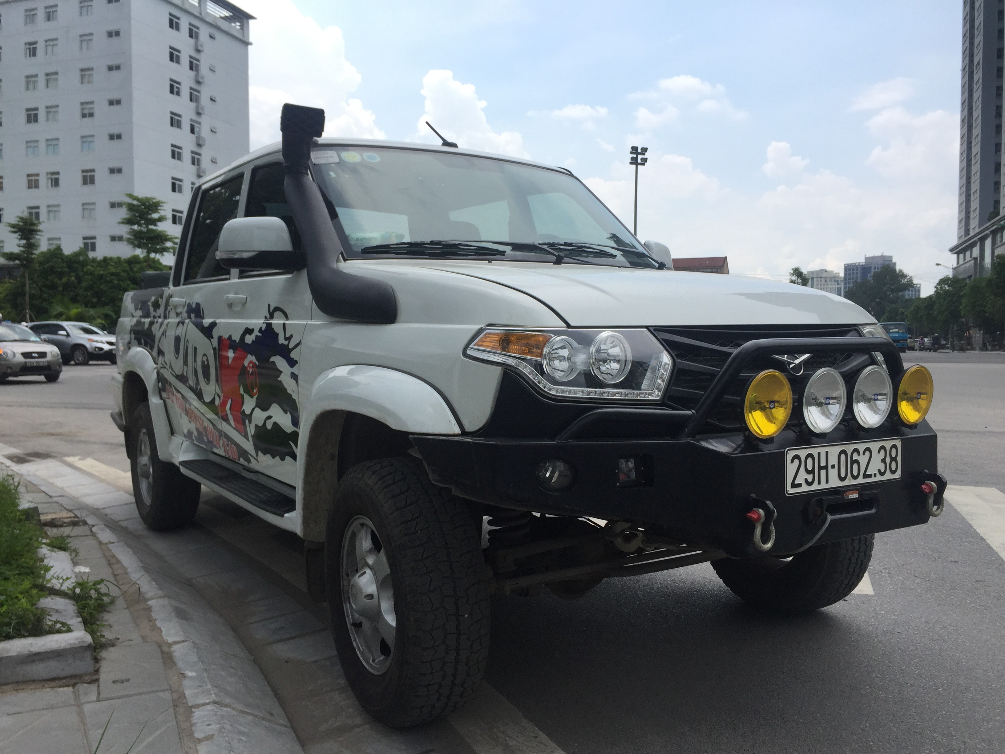 Xe++ - 'Lột xác' bán tải UAZ Patriot Pickup chỉ với 60 triệu đồng (Hình 12).