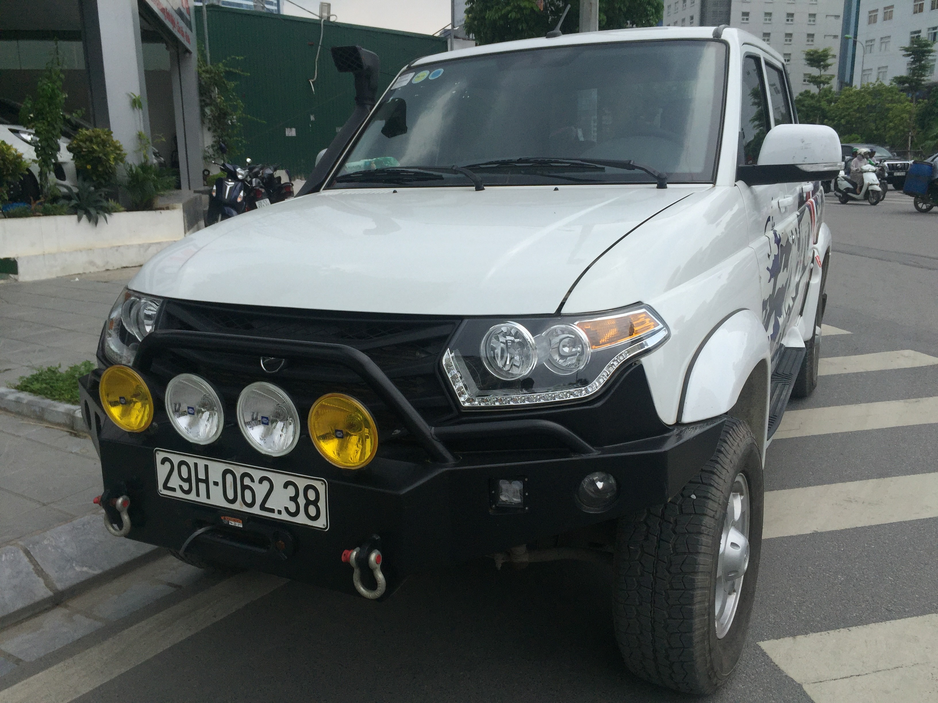 Xe++ - 'Lột xác' bán tải UAZ Patriot Pickup chỉ với 60 triệu đồng (Hình 6).