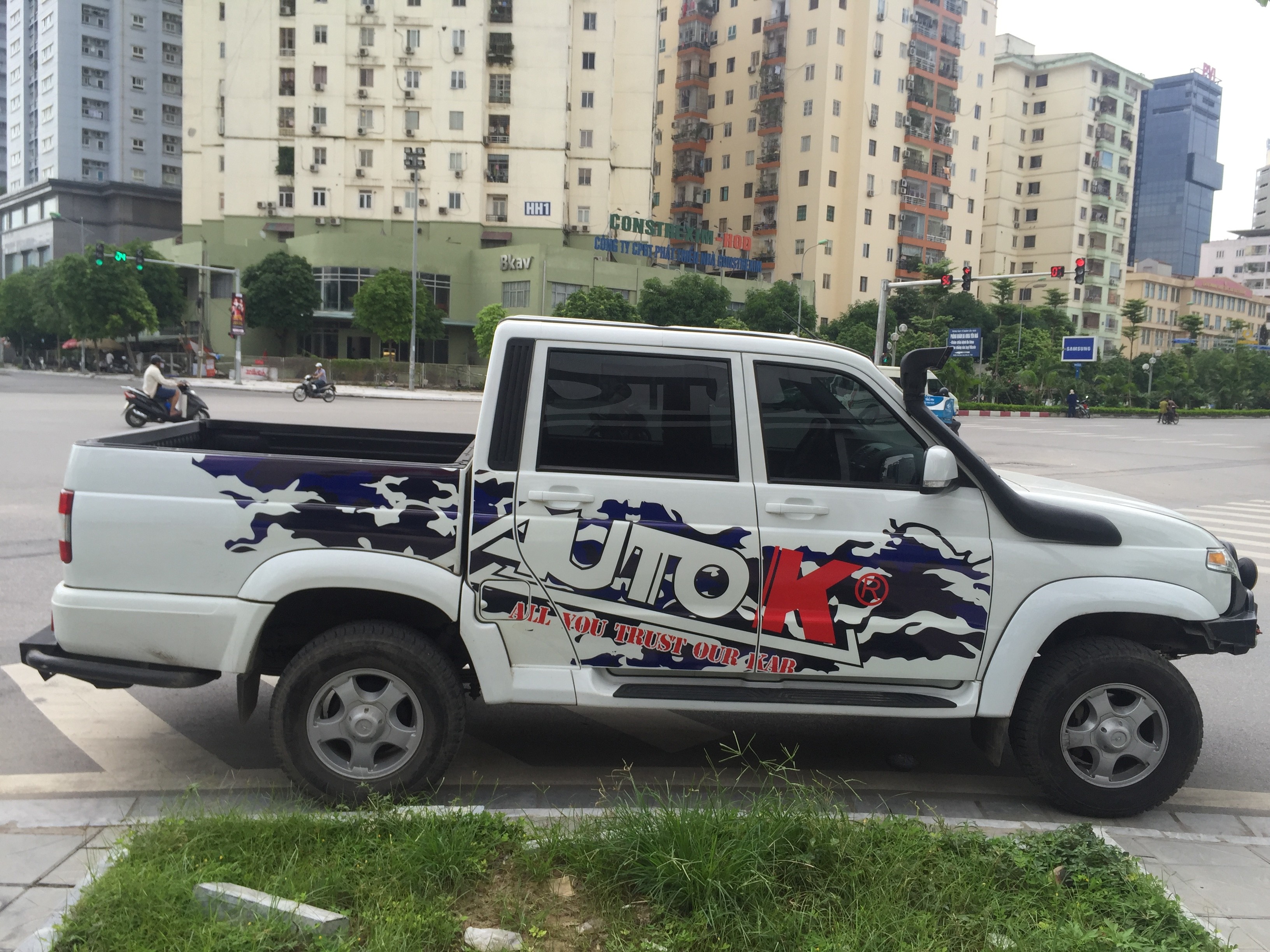 Xe++ - 'Lột xác' bán tải UAZ Patriot Pickup chỉ với 60 triệu đồng (Hình 2).