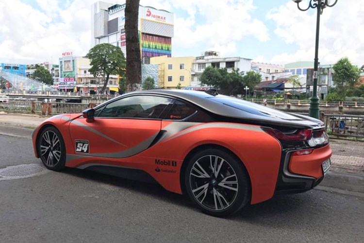 Xe++ - Siêu xe BMW i8 tiền tỷ, biển khủng 'đổi màu' tại Sóc Trăng (Hình 7).